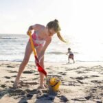 Children's Long Handled Heavy Duty Beach Shovel - Image 3